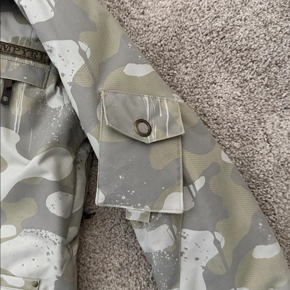Camouflage Snowboarding Jacket - Picture 7 of 13